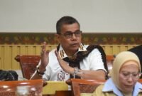 Anggota Komisi III DPR RI, Hinca Pandjaitan, dalam Rapat Kerja (Raker) dengan Kepala PPPATK di Nusantara II, Senayan, Jakarta, Selasa (3/1/2026). Foto: Dep/Karisma
