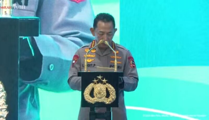 Kapolri Jenderal Pol. Listyo Sigit Prabowo dalam acara Peresmian dan Groundbreaking 1.179 SPPG serta 18 Gudang Ketahanan Pangan Polri oleh Presiden RI di kawasan Jakarta Barat, Jumat. (Foto tangkapan layar/YouTube Sekretariat Presiden).