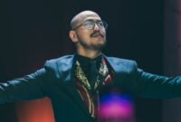 Komika Pandji Pragiwaksono.