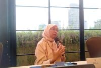 Dokter spesialis anak, Bernie Endyarni Medise, mengatakan penggunaan gim daring seperti Roblox dan Minecraft yang kerap dimainkan anak-anak juga memiliki risiko. Sebab beberapa anak sering kali menganggap dunia gim tersebut sebagai sesuatu yang nyata seperti dalam kehidupan mereka. Karena itu, orang tua agar berhati-hati dalam memberikan akses teknologi kepada anak, terutama pada usia yang masih sangat muda. Hal itu disampaikannya dalam Diskusi Redaksi (DIKSI) di Jakarta, Kamis (12/3/2026). (Foto: Ismadi Amrin/Indonesia.go.id/KPM Kemkomdigi)