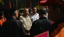 Menteri Perhubungan Dudy Purwagandhi saat meninjau jalur pantura di Jawa Barat, Minggu dini hari (15/3/2026). (Dok: Humas Kemenhub)
