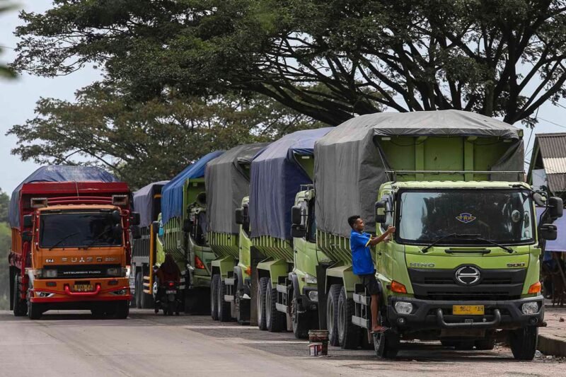 Sejumlah angkutan barang melanggar pembatasan kendaraan selama Lebaran. (Dok: Humas Kemenhub)