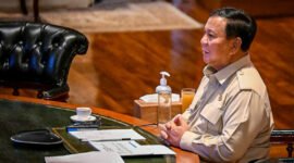 Presiden Prabowo Subianto menggelar rapat terbatas secara virtual bersama sejumlah menteri Kabinet Merah Putih pada Sabtu, 28 Maret 2026. (Foto: BPMI Setpres).