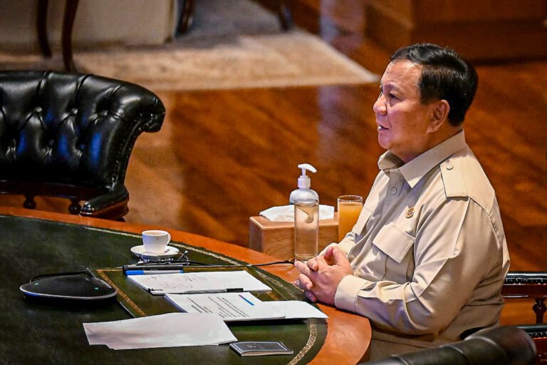 Presiden Prabowo Subianto menggelar rapat terbatas secara virtual bersama sejumlah menteri Kabinet Merah Putih pada Sabtu, 28 Maret 2026. (Foto: BPMI Setpres).