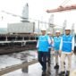 Direktur Utama PLN Nusantara Power Ruly Firmansyah (kiri), Senior Manager Unit Pembangkitan Pacitan Munif (kanan), Sekretaris Perusahaan PLN NP Hamidi Hamid (tengah) saat meninjau kesiapan UP Pacitan dalam rangka Ramadan dan Idulfitri  (RAFI) 1447 H. PLN Nusantara Power memasok 14.1 GW atau total 42% dari beban puncak nasional sebesar 35 GW.