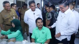 Menteri Ketenagakerjaan (Menaker), Yassierli, melakukan inspeksi mendadak (sidak) ke perusahaan berinisial HSW di Kabupaten Semarang, Jawa Tengah.