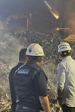 Longsor di TPST Bantargebang Bukti Nyata Kegagalan Sistemik Pengelolaan Sampah Jakarta