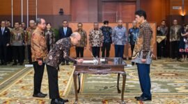 Menteri Keuangan, Purbaya Yudhi Sadewa, melantik Robert Leonard Marbun sebagai Sekretaris Jenderal Kementerian Keuangan di Jakarta, Jumat (27/3). (Dok: Humas Kemenkeu)