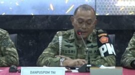 Danpuspom TNI Mayjen Yusri Nuryanto saat jumpa pers terkait pelaku penyiraman air ke Wakil Koordinator KontraS Andrie Yunus. 