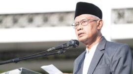 Ketua Umum Muhammadiyah, Haedar Nashir, selepas menunaikan dan menyampaikan Khutbah Idulfitri 1447 H di Universitas Muhammadiyah Yogyakarta (UMY), pada Jumat (20/3/2026). (Dok: Muhammadiyah)