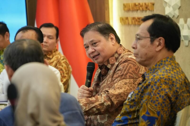 Menteri Koordinator Bidang Perekonomian Airlangga Hartarto dalam Diskusi dan Buka Puasa Bersama Forum Komunikasi Wartawan Ekonomi Makro (Forkem) di Jakarta, Senin (16/3/2026).