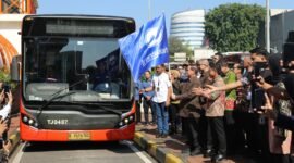 Gubernur DKI Jakarta, Pramono Anung, meresmikan layanan Transjabodetabek rute Blok M–Bandara Soekarno-Hatta (SH2) di Terminal Blok M Jalur 6, Melawai, Kebayoran Baru, Jakarta Selatan, pada Kamis (12/3/2026). (Dok: Humas Pemprov DKI)