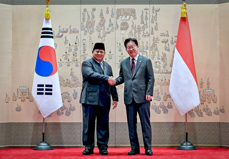 Presiden Republik Indonesia Prabowo Subianto melakukan pertemuan bilateral dengan Presiden Republik Korea Lee Jae Myung di Istana Kepresidenan Republik Korea, Cheong Wa Dae (Blue House), pada Rabu, 1 April 2026. (Foto: BPMI Setpres)