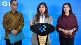 Menteri Komunikasi dan Digital (Menkomdigi) Meutya Hafid didampingi Dirjen Pengawasan Ruang Digital, Alexander Sabar dan Dirjen Komunikasi Publik dan Media, Fifi Aleyda Yahya saat konferensi pers di Kantor Kemkomdigi, Jakarta Pusat, Kamis (9/4/2026). (Foto: Amiriyandi InfoPublik)