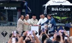 Prabowo Mau Produksi Mobil Listrik Sedan 2028