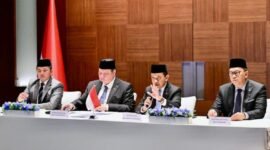 Menteri Energi dan Sumber Daya Mineral (ESDM) Bahlil Lahadalia memberikan keterangan pers kepada media di Seoul, Selasa, 31 Maret 2026.