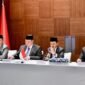 Menteri Energi dan Sumber Daya Mineral (ESDM) Bahlil Lahadalia memberikan keterangan pers kepada media di Seoul, Selasa, 31 Maret 2026.