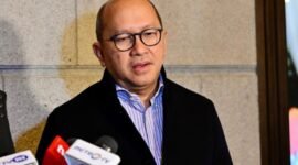 Menteri Investasi dan Hilirisasi/Kepala Badan Koordinasi Penanaman Modal (BKPM) sekaligus CEO Danantara, Rosan Roeslani, memberikan pernyataan pers usai menghadiri forum “Indonesia–Korea Partnership for Resilient Growth” di Seoul pada Rabu, 1 April 2026.