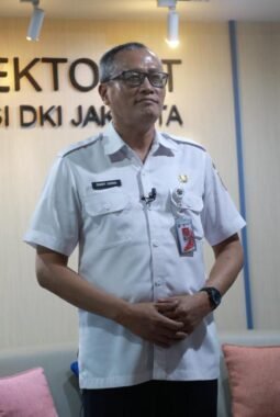 Lurah Kalisari Dinonaktifkan Buntut Unggahan Foto AI di Lokasi Parkir Liar