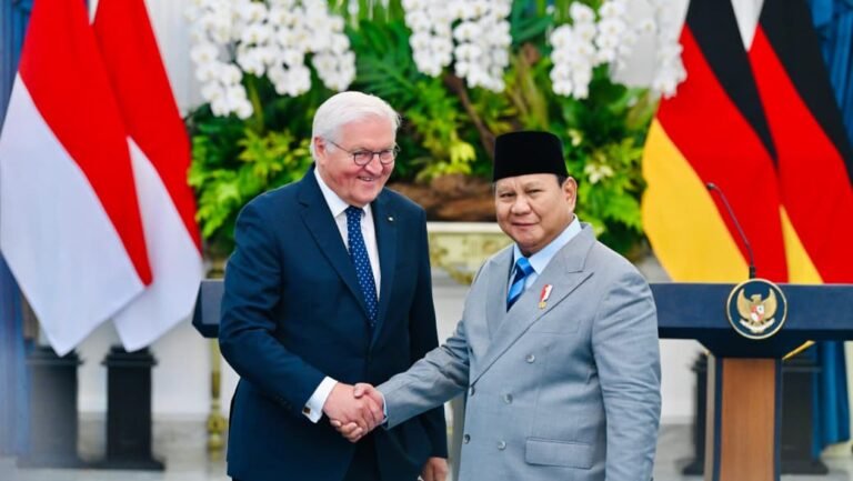 Presiden Prabowo dalam keterangan pers bersama usai pertemuan dengan Presiden Steinmeier di Istana Merdeka, Jakarta, pada Senin, 15 Juni 2026. Foto: BPMI Setpres/Laily Rachev